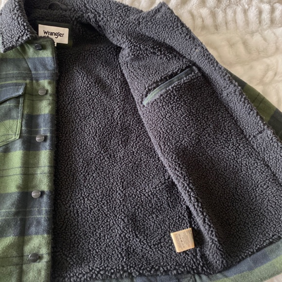 Wrangler Sherpa flannel jacket - Picture 3 of 3